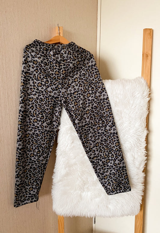 Pantalón gruecito animal print